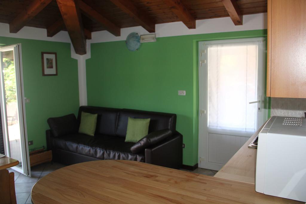 Veranda Beach Apartment Pianello Del Lario 部屋 写真